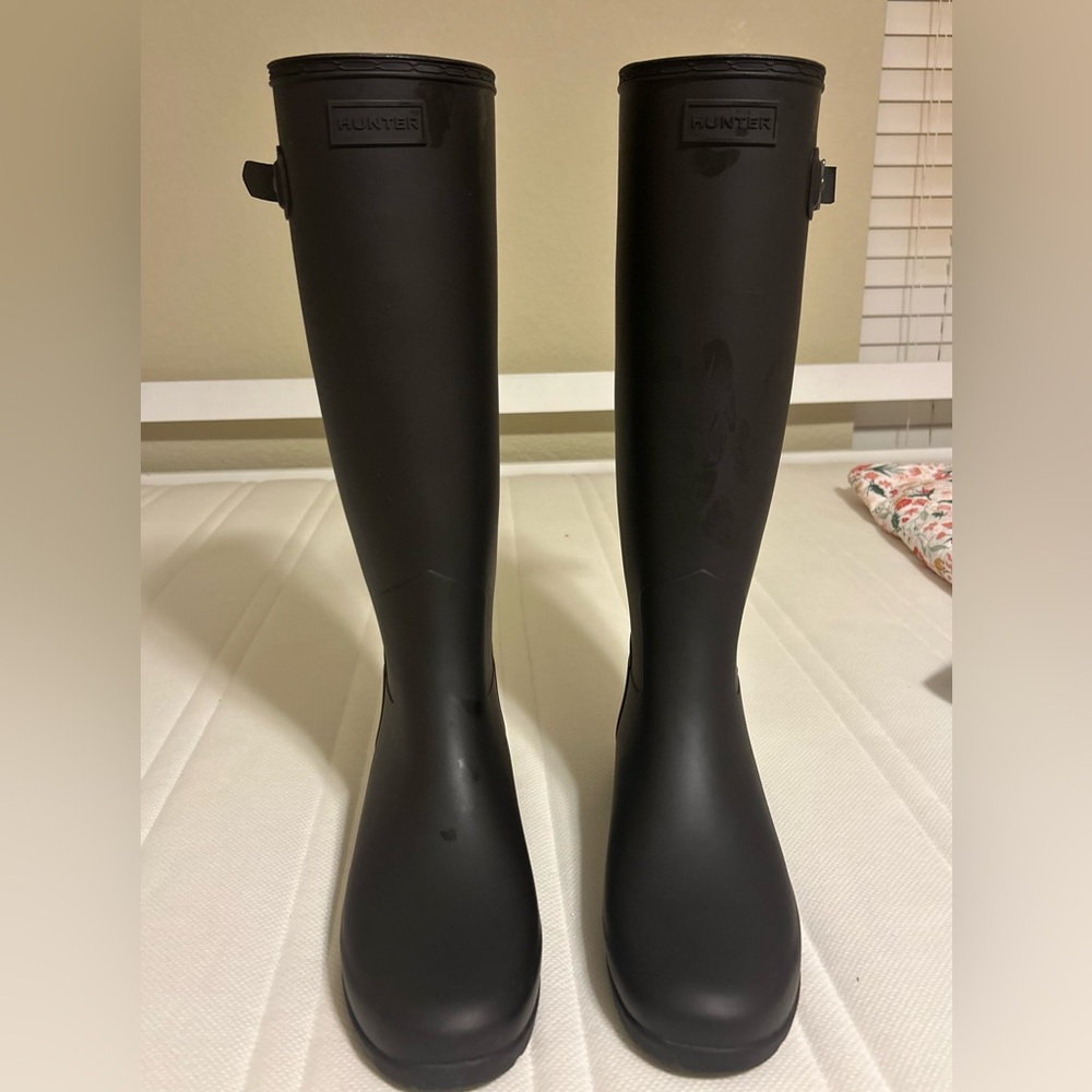 Like new black womens Hunter boots size 10